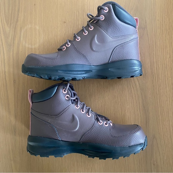Nike Manoa ’17 Leather Boots, Violet Ore Brown Pink BQ5372-200, Girls 5Y, New - Picture 9 of 9